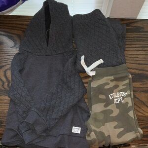 Gray Quilted Hoodie and Camouflage Joggers Set